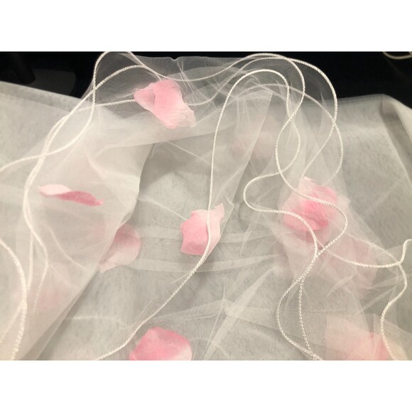 NWT Romantic Pink Petals Decoration Layers Tulle Ribbon Edge Long Wedding Veil - Picture 5 of 6